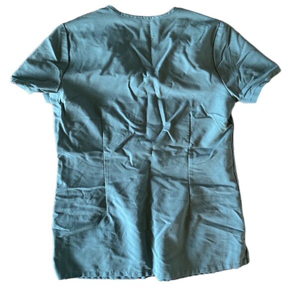 Figs Casma V-Neck Three-Pocket Scrub Top Women’s Teal Blue Green Color - Picture 2 of 3